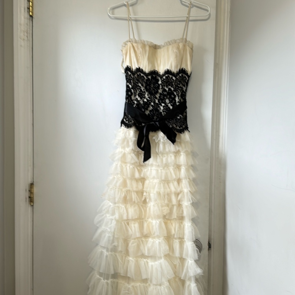 Jessica McClintock Y2K Ivory Maxi Dress with Black Lace Bodice and Sash